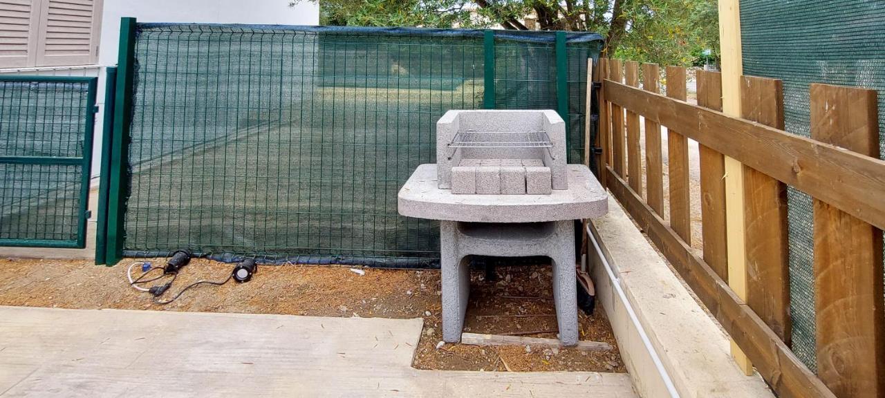 Appartamento Brigida Bilocale 3 Posti Vicino Al Centro سان تيودورو المظهر الخارجي الصورة